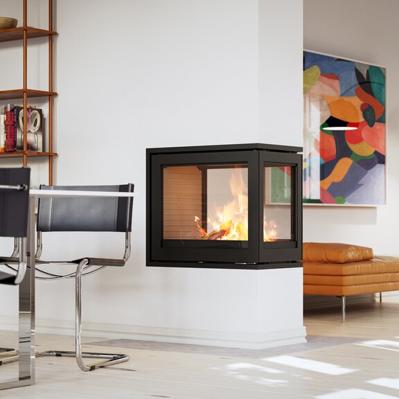 Kamineinsatz R-600 RD im modernen Wohnzimmer mit Ledersofa und Design-Lampe