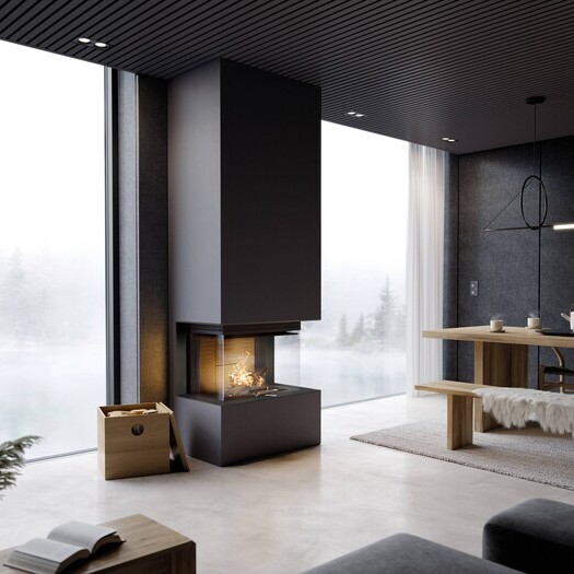Holz-Kamin VISIO 3 UNIQ zeigt mit dreiseitigen Sichtscheiben mit unsichtbarem Rahmen direkt die Flammen und steht in modernem dunkelgrauen Wohnzimmer