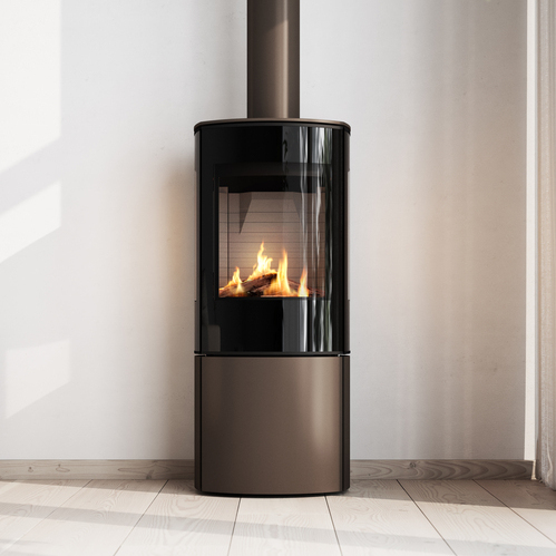 Gas-Kaminofen CARO 110 in Mokka mit Vollglas-Feuerraumtür und Rauchrohr in Ofenfarbe