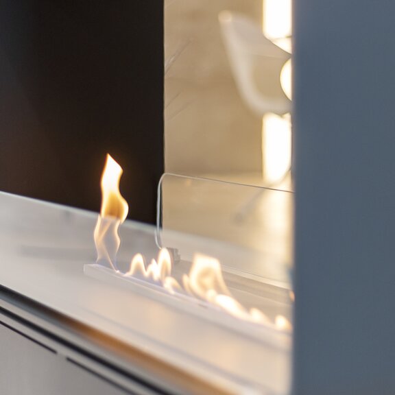 Flamme des Bioethanolbrenners Austin Schwarz